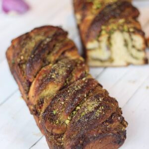 Pisztáciás-málnás babka