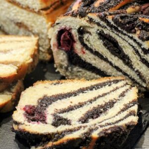 Mákos-meggyes babka