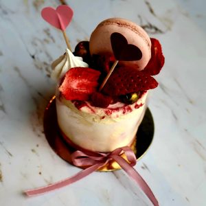 Minitorta fehrécsokimousse málnával - kerek