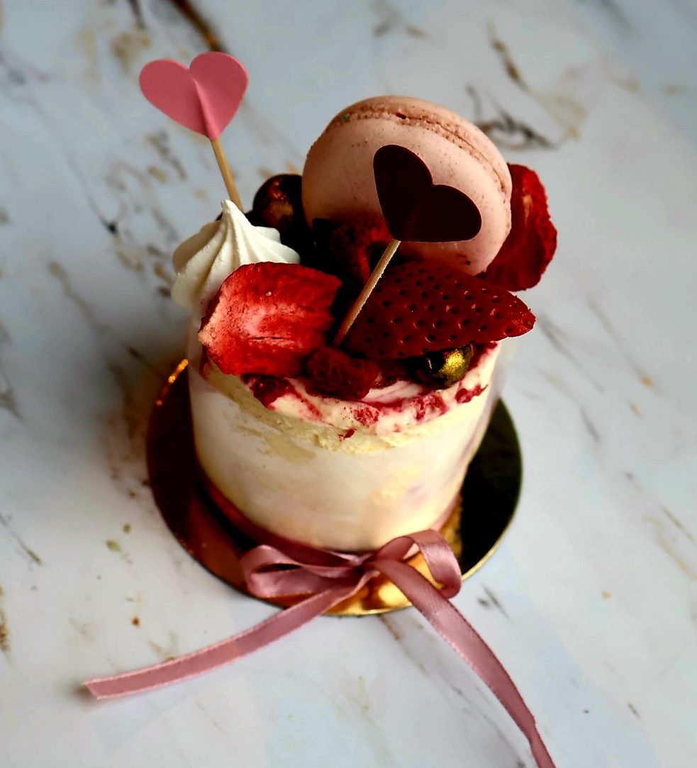 Minitorta fehrécsokimousse málnával - kerek